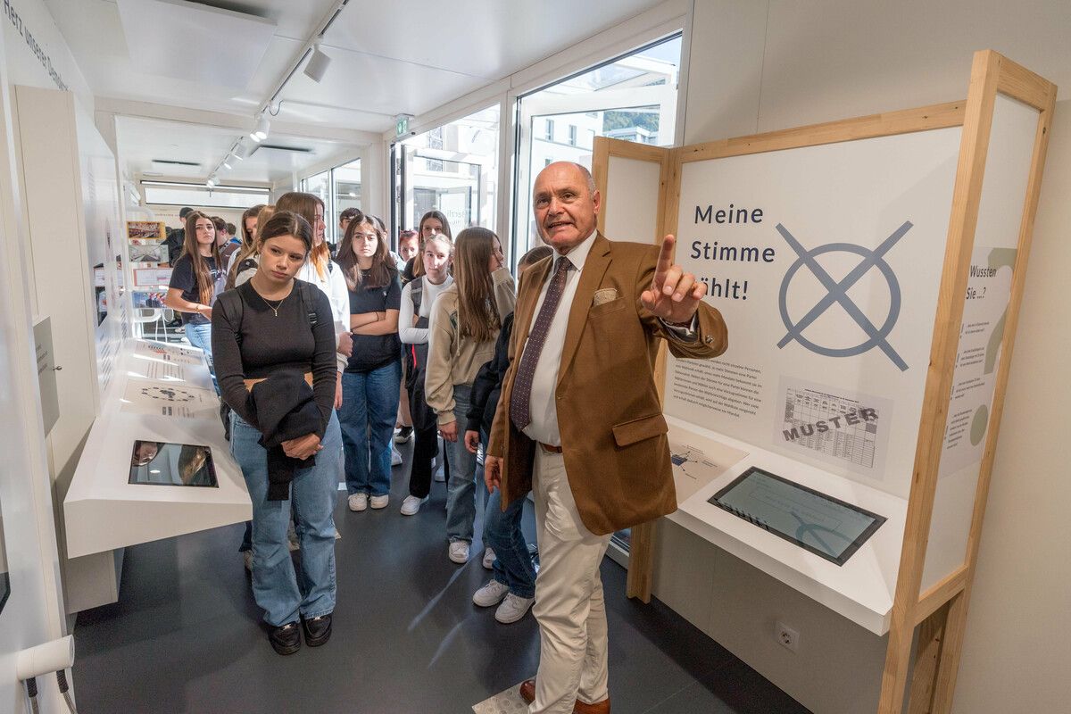 Wolfgang Sobotka eröffnete die Ausstellung in Bregenz. VLK