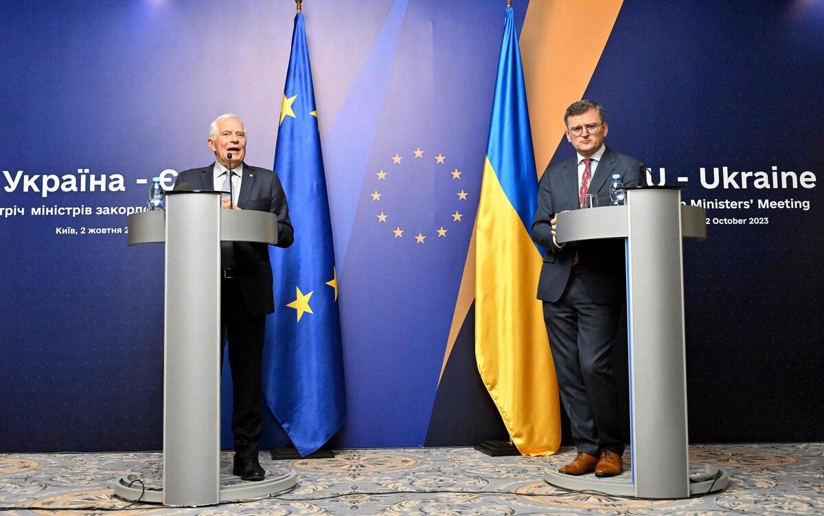 Zu Gast in der Ukraine: EU-Außenbeauftragter Josep Borrell (l.).AFP