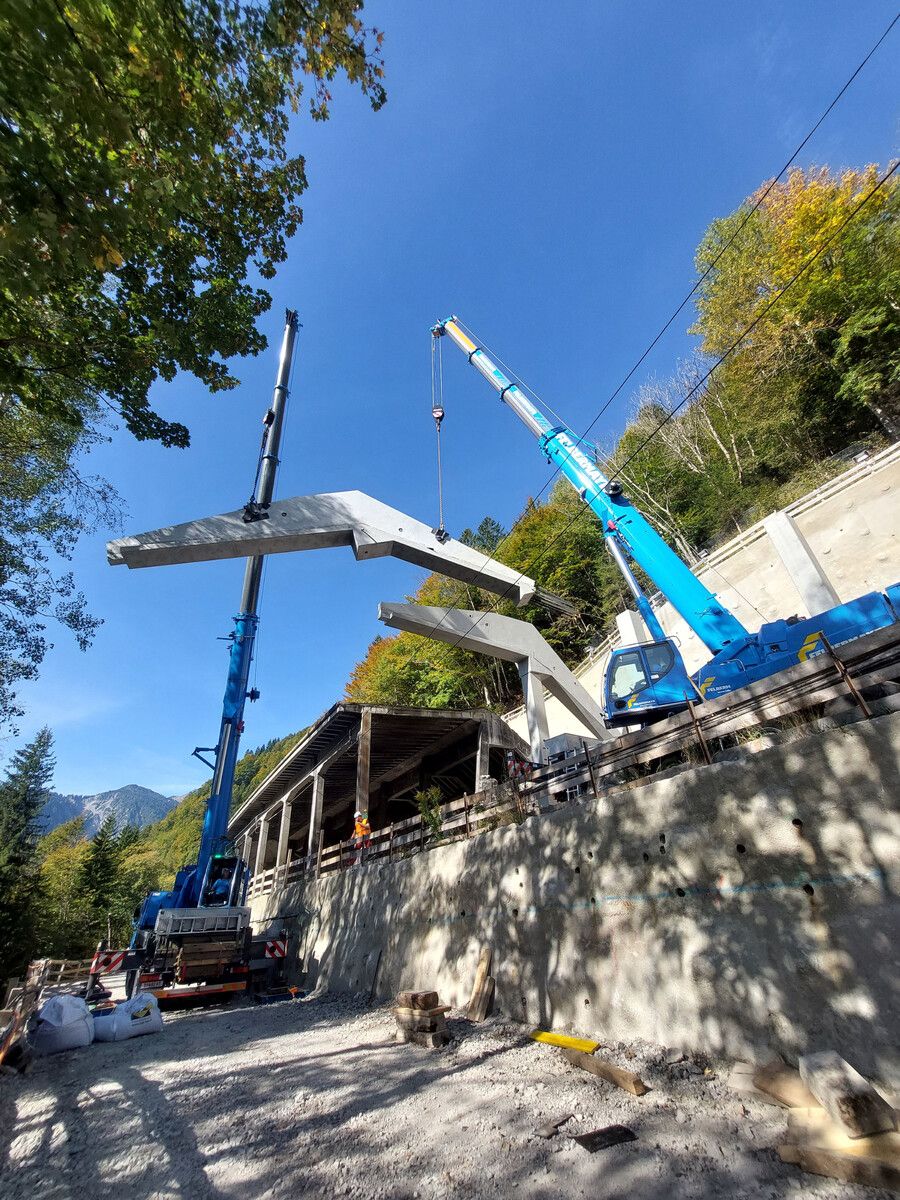 An der Löcherwaldgalerie waren jüngst auch große Kräne im Einsatz.ÖBB