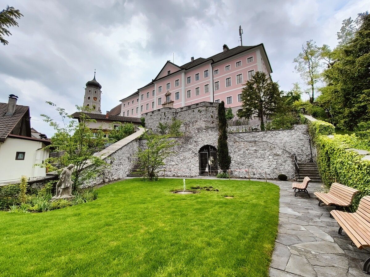Die historischen Gemäuer des Parks bieten Geschichte zum Anfassen.⇒stadt bludenz