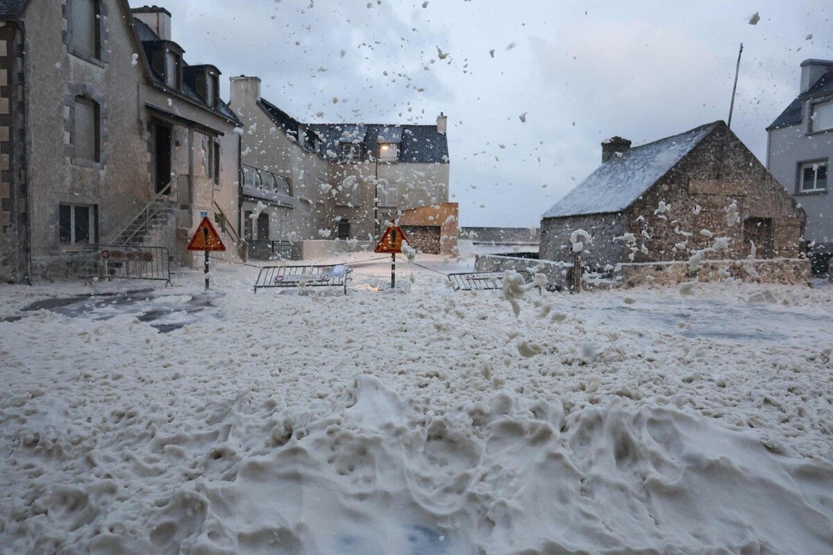 Auch im westlichen Département Finistère galt die höchste Sturm-Alarmstufe rot. AFP