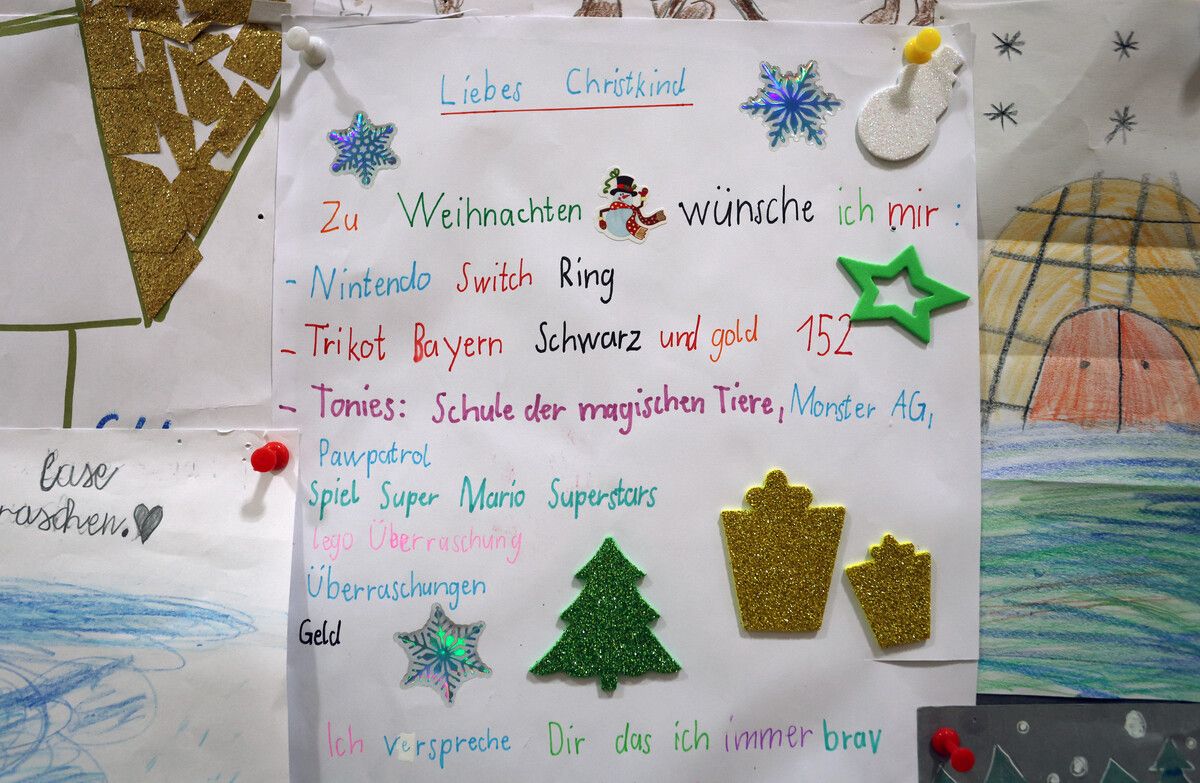 Zehntausende Briefe ans Christkind landen jedes Jahr im Weihnachtspostamt.⇒apa