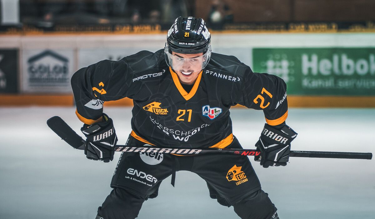Bereit für das Duell gegen die Rittner Buam ist Eigenbauspieler Lucas Haberl.