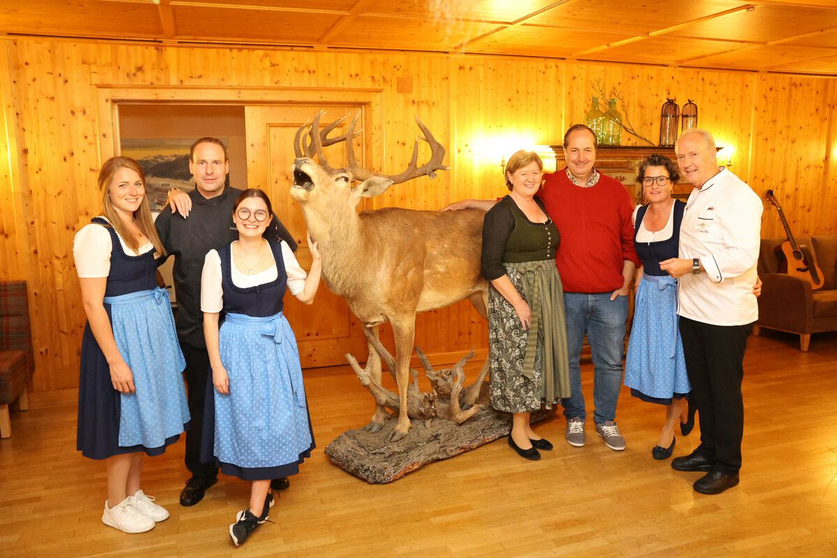 Bettina, Holger Stößer, Valentina, Gertrud Tschohl, Hannes Konzett, Christine Bauer und Martin Sieberer.AME (3)