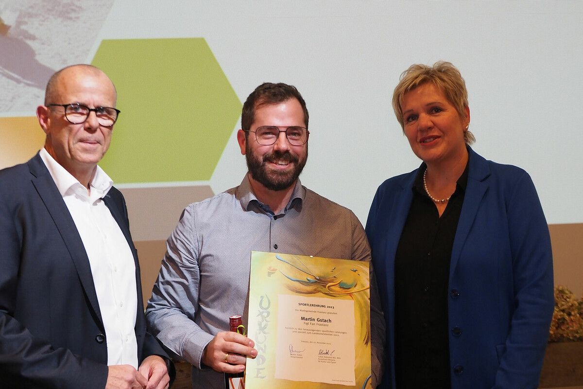 Bgm. Walter Gohm mit Martin Gstach und Vizebürgermeisterin Michaela Gort.