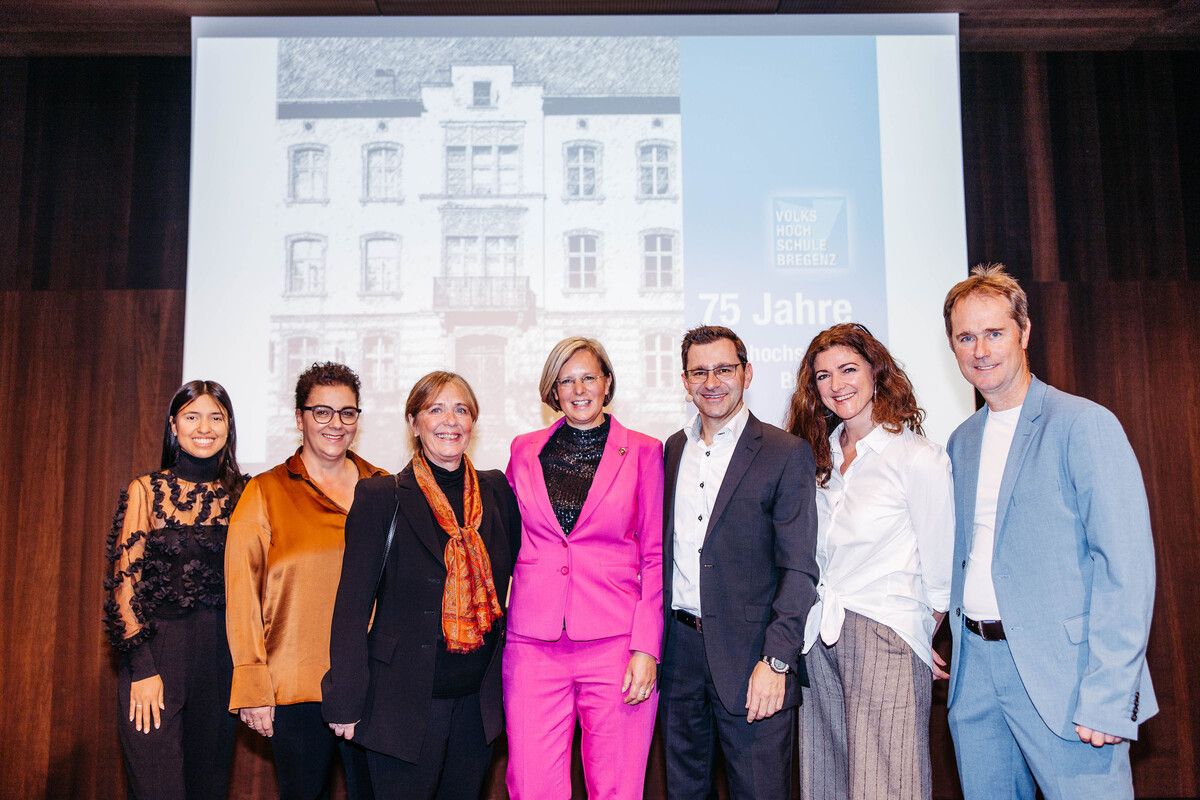 Das Team der VHS Bregenz (von links): Tamara Peralta, Veronika Loretz, Monika Veigl-Petschko, Marlene Nußbaumer, Michael Grabher, Sylvia Hauser, Bernd Längle. VHS Bregenz/Sams