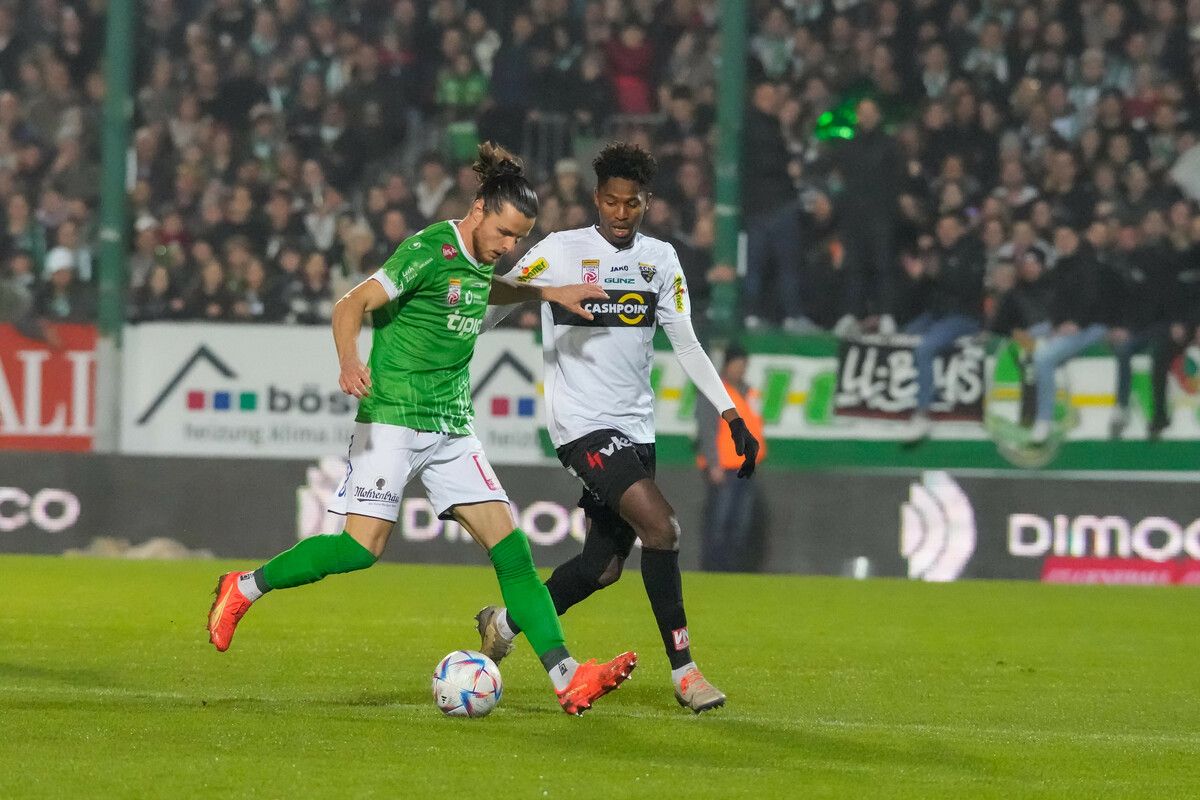 Der damalige Austria-Verteidiger Jean Hugonet (heute Magdeburg) und Altachs Bakary Nimaga (heute Radnicki Nis) spielen nicht mehr in Vorarlberg.Gepa