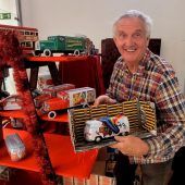 Adventausstellung zeigt weihnachtliche Blechdosen