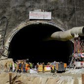 Bauarbeiter sitzen weiter in eingestürztem Tunnel in Indien fest