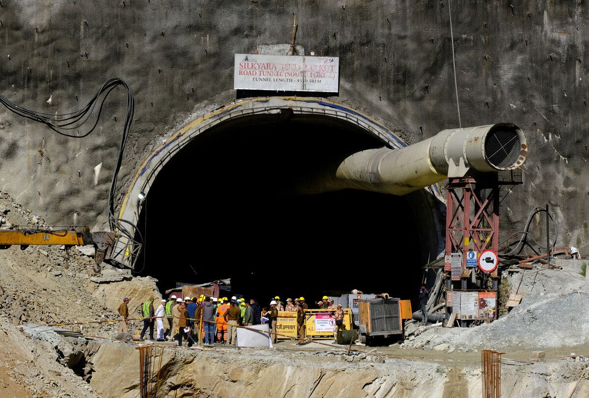Die Arbeiten zur Rettung der eingeschlossenen Arbeiter laufen auf Hochtouren. Reuters