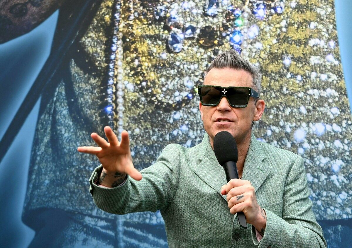 Die Doku „Robbie Williams“ beleuchtet die Höhen und Tiefen des britischen Popstars. apa/Matteo witt