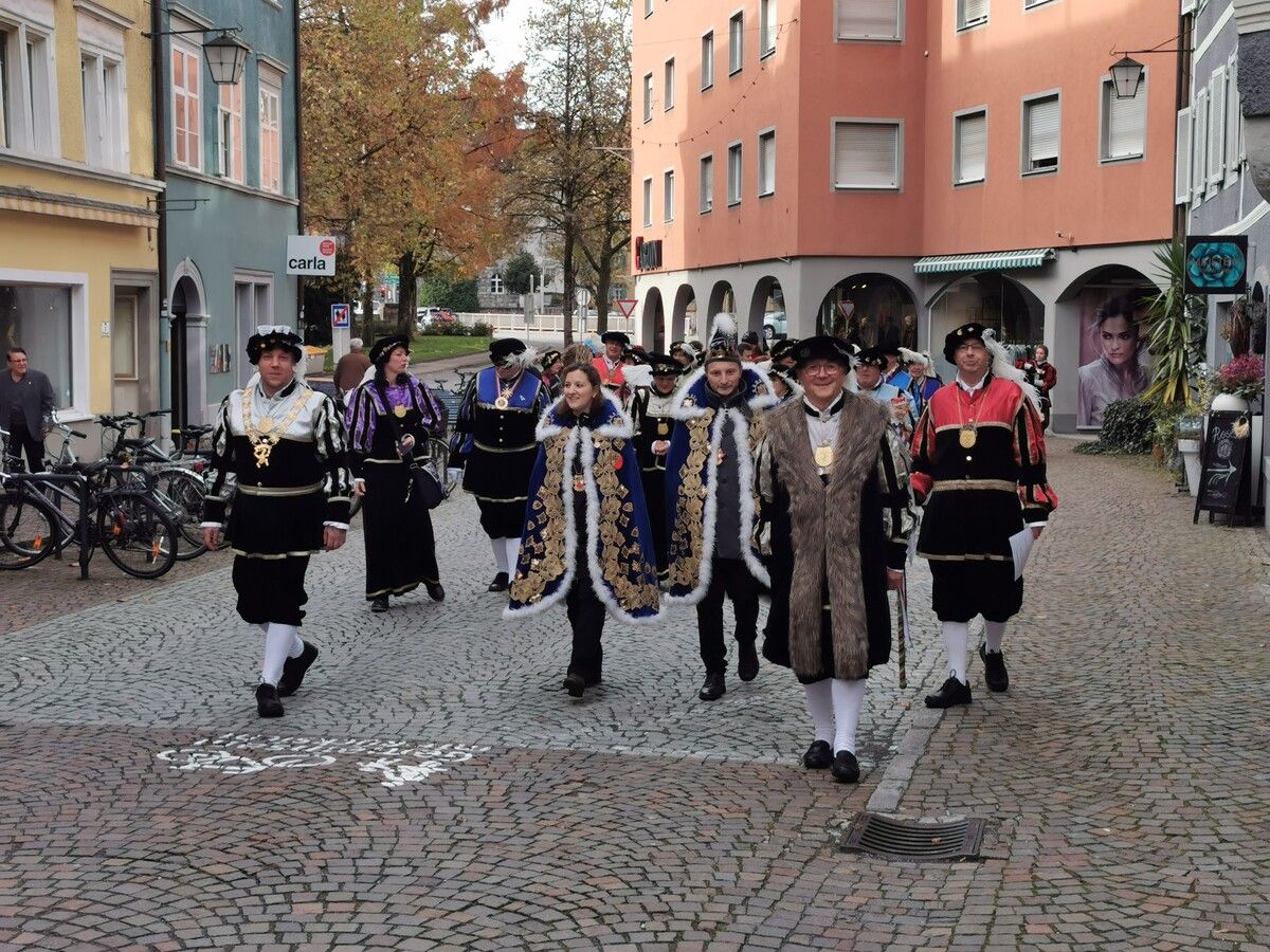 Die Feldkircher Narren versammeln sich heute am Rathaus, um die ersehnte fünfte Jahreszeit einzuläuten.Spältabürger