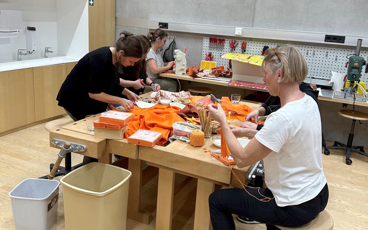 Die Frauen-Kreativwerkstatt hat mit Engagement genäht, gebastelt, gestrickt und gewerkelt.Stadt