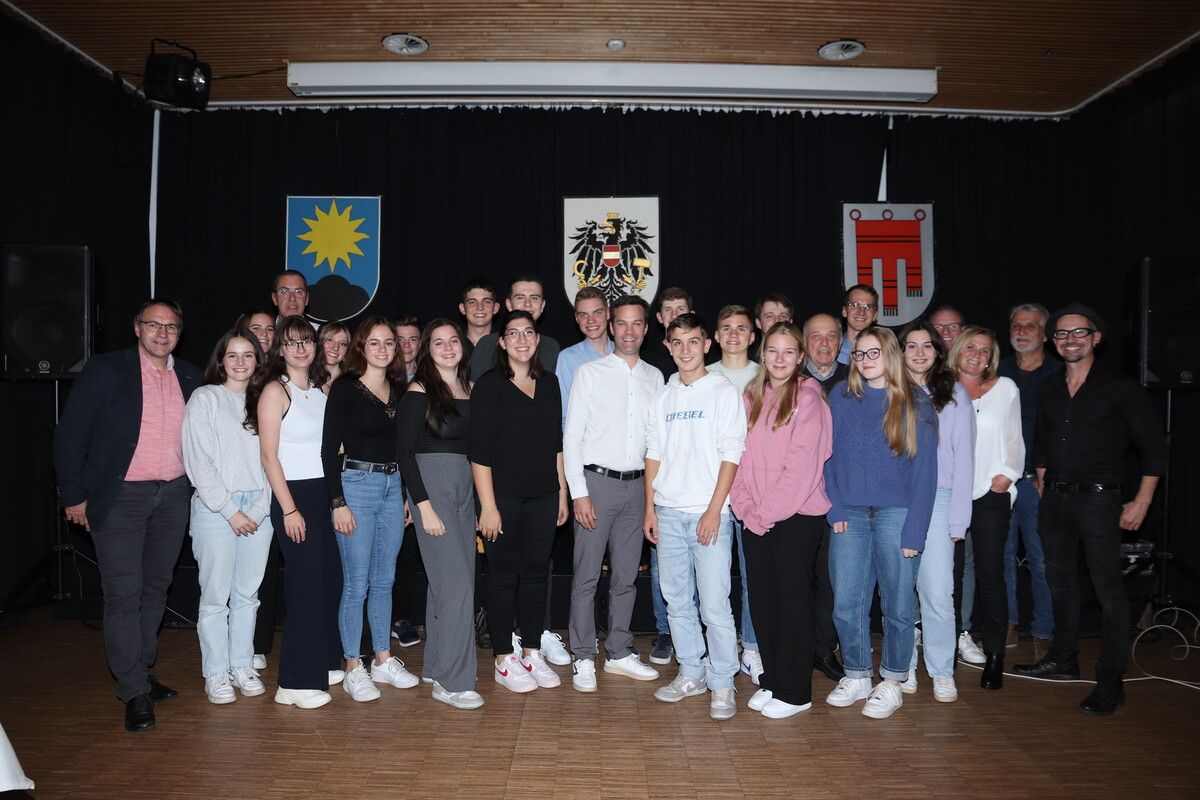 Die jungen Erwachsenen feierten im Sonnenbergsaal.gemeinde nüziders