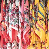Bunte Stoffe und kunstvolle Muster