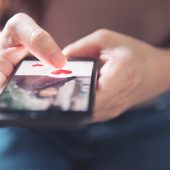 AK warnt vor einschlägigen Datingseiten