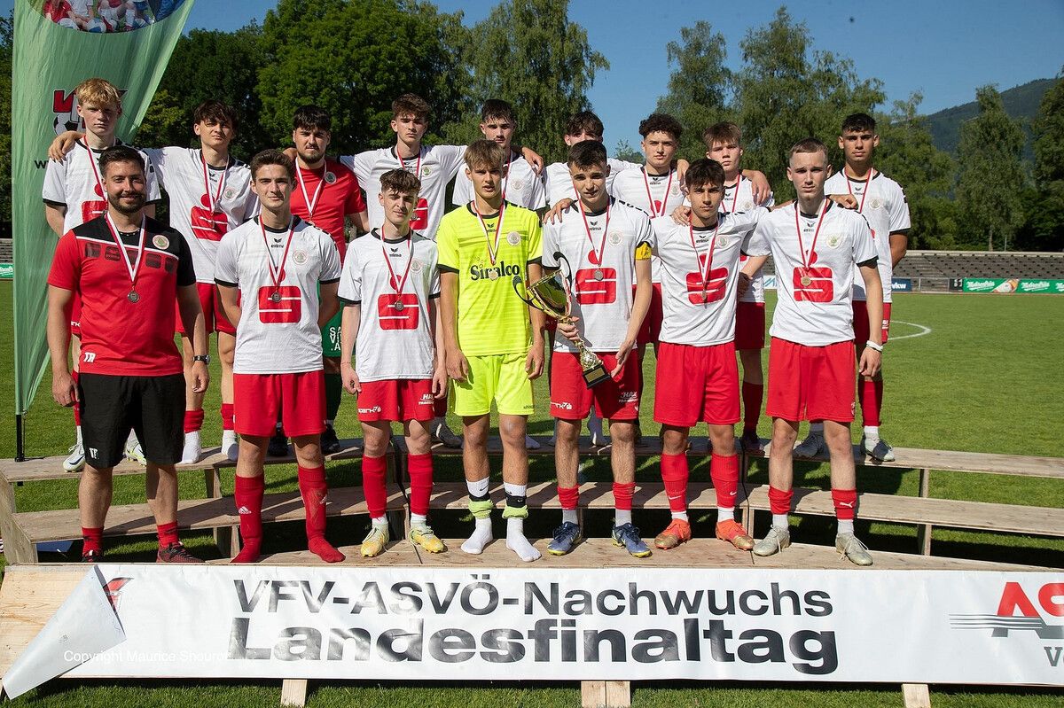 Die U18 spielte eine tolle Saison und erreichte das Finale.FCD (2)