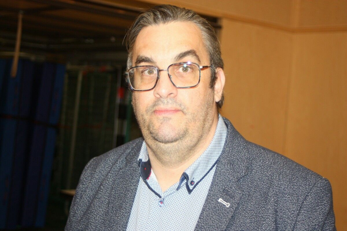 Direktor Stefan Lutz-Marte lädt zum Tag der offenen Tür der SMS Rankweil-West ein. VN-TK