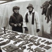 Glühwein, Bratwurst mit Brot und Katz im Sack
