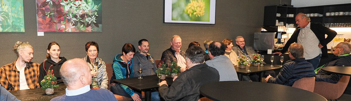 Ein duftendes Abenteuer: Betriebsbesichtigung bei „Zauber der Düfte“ mit der Handwerkerzunft Schlins-Röns.Handwerkerzunft Schlins-Röns