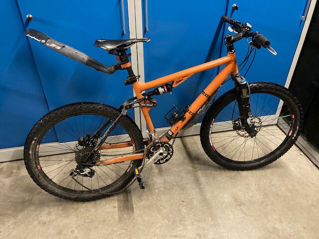 Eines der von der Polizei sichergestellten Mountainbikes. polizei