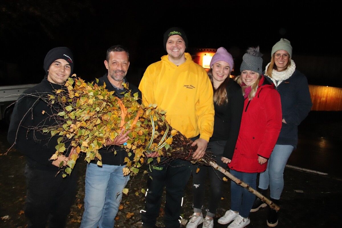 Fabian und Mario Gmeiner, Obmann Mathias Böhler, Lisa Böhler, Sarah Schmid und Kerstin Erne. WAM