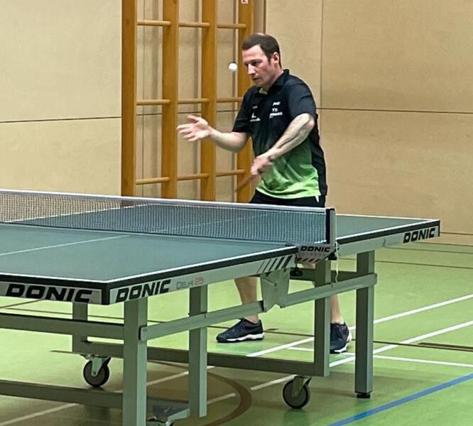Frederik Krainz verlor mit der ersten Mannschaft der Bludenzer Tischtennisspieler das Heimspiel.TTC bludenz