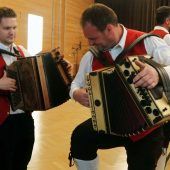 Musikvereine begeistern im Gemeindesaal