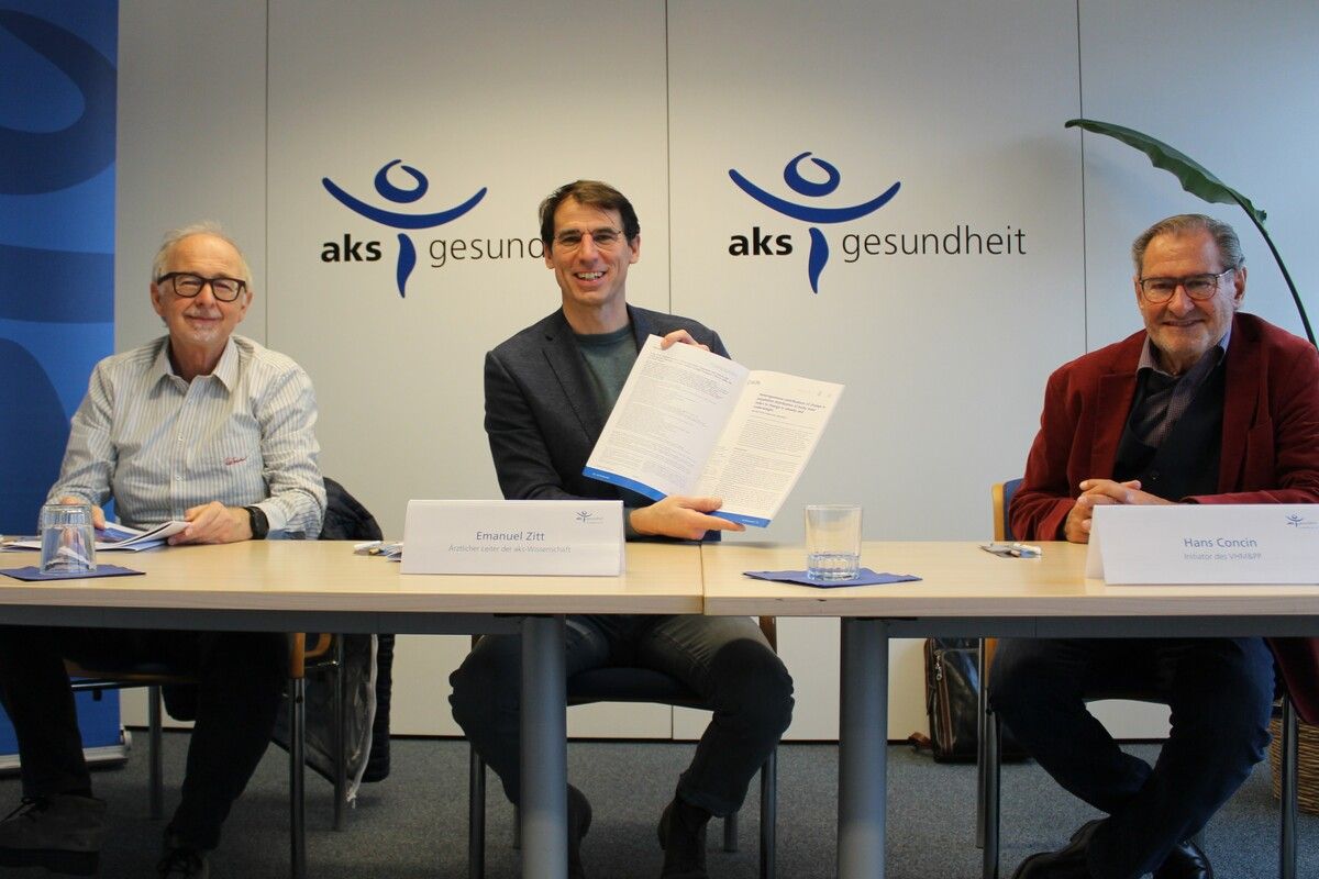 Hanno Ulmer, Emanuel Zitt und Hans Concin präsentierten stolz eine Vorarlberger Erfolgsgeschichte.aks gesundheit