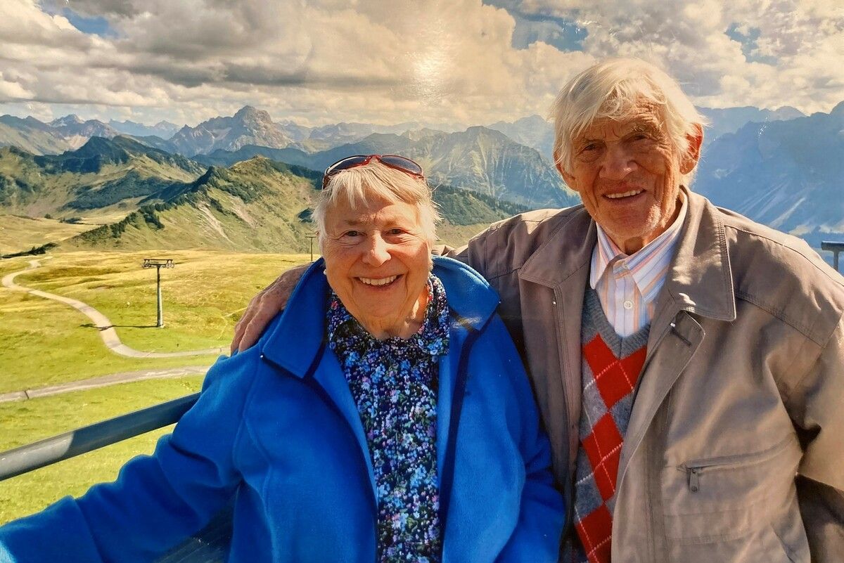 Ilga und Wilfried Huber sind gerne in den Bergen, wie hier auf dem Diedamskopf im vergangenen August. Ilga fotografiert dann auch oft die vielen Alpenblumen.