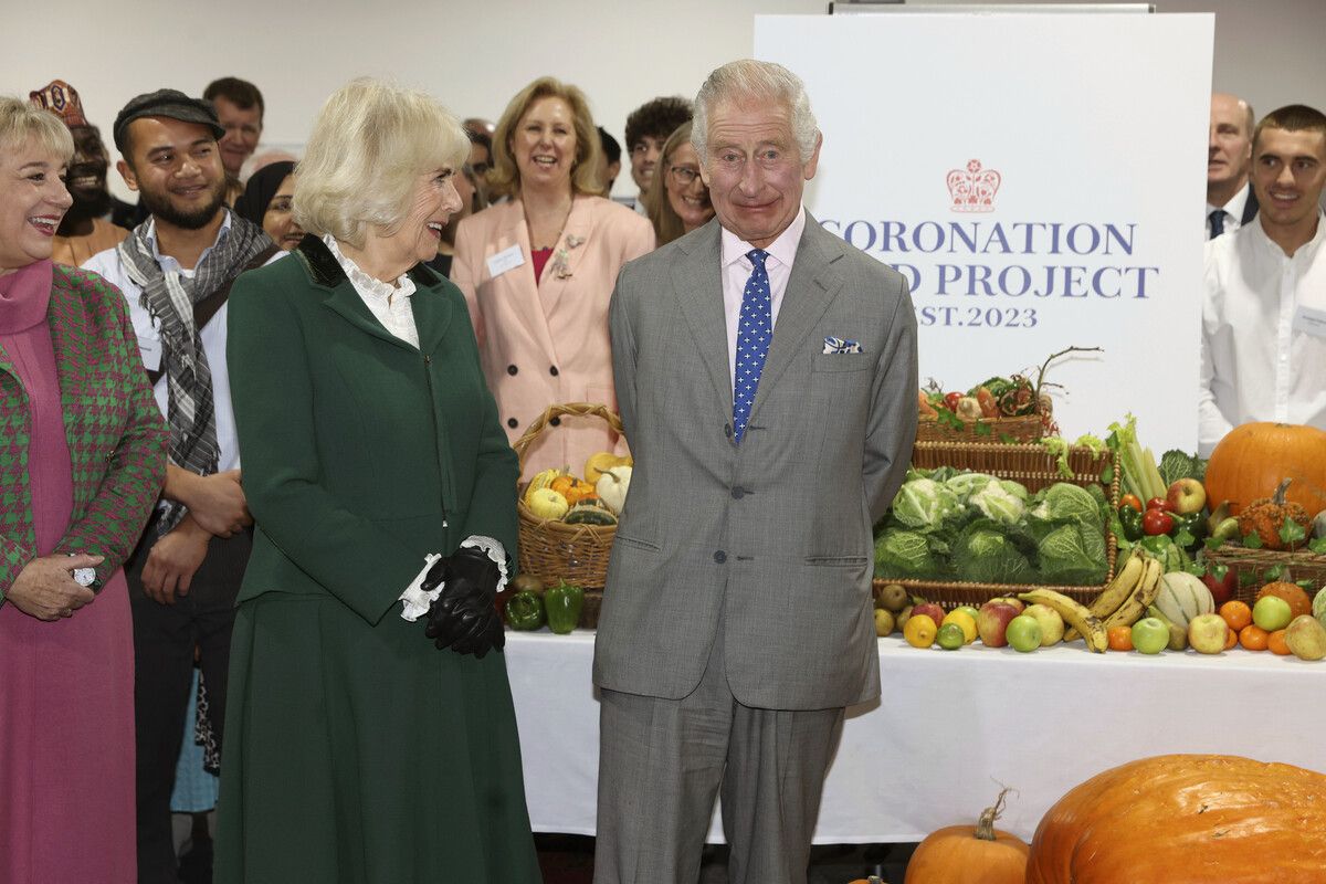 In Begleitung seiner Frau Camilla eröffnete Charles gestern sein Coronation Food Project. ap