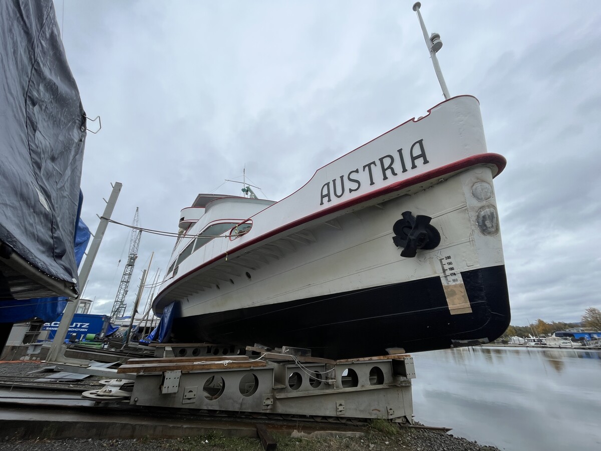 In der Fußacher Werft wird am Flaggschiff der Vorarlberg Lines gearbeitet. VN/Plesch (4)