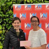Glückliche Gewinnerinnen beim „Einfach genießen“-Gewinnspiel