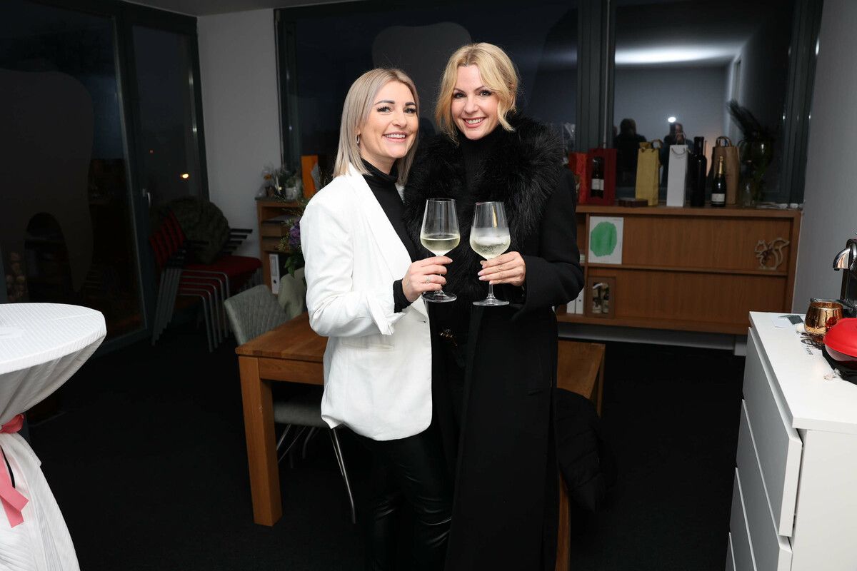 Janine Hehle und Tanja Nachbaur von Antenne Vorarlberg.