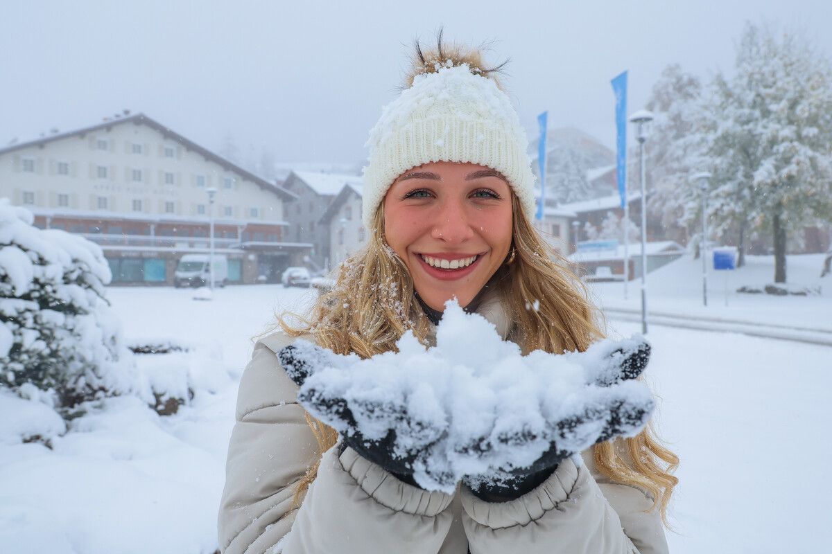 Juchhe, Schnee! Martina Maksimovic (18) aus Dornbirn ist ein großer Winterfan. VN/Steurer