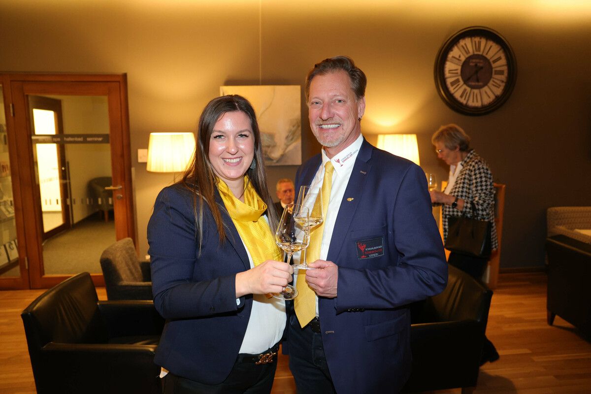 Katharina Müller (Probstei St. Gerold) und Jurist Klaus Tusch. ame