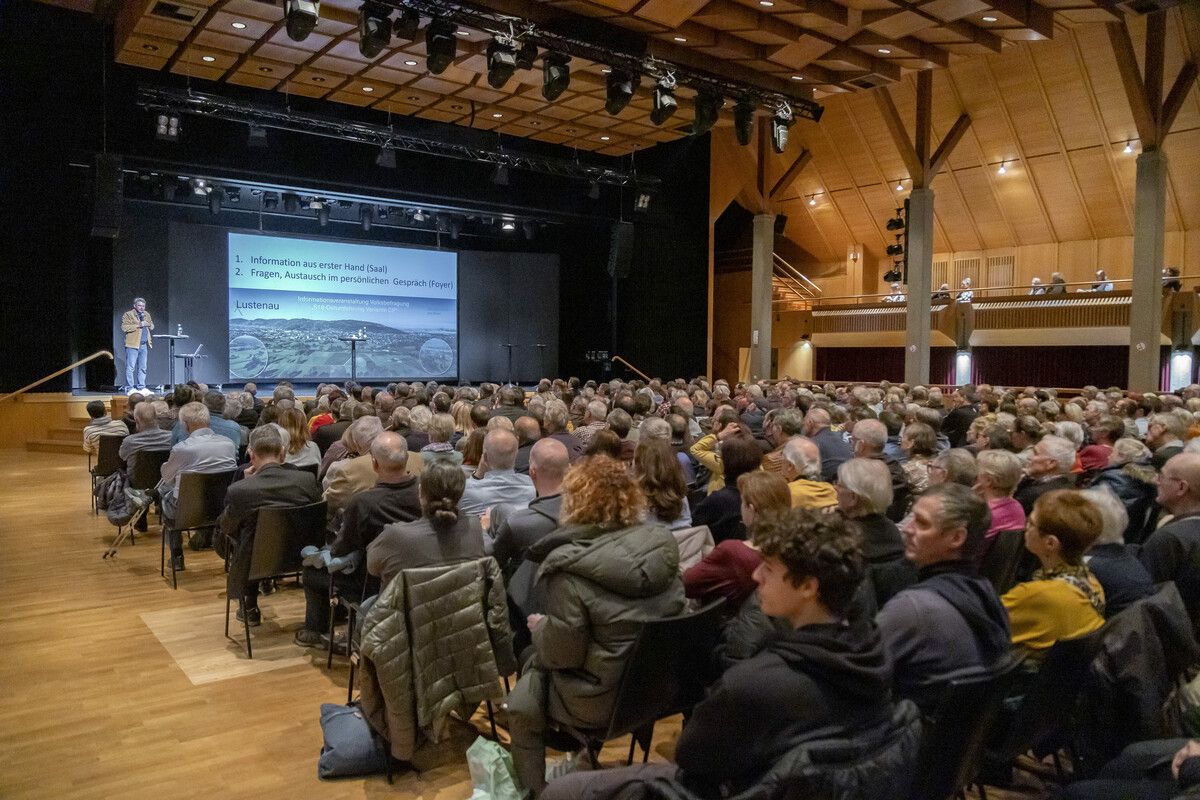 Kein Sitzplatz blieb im Reichshofsaal leer. VN/Paulitsch