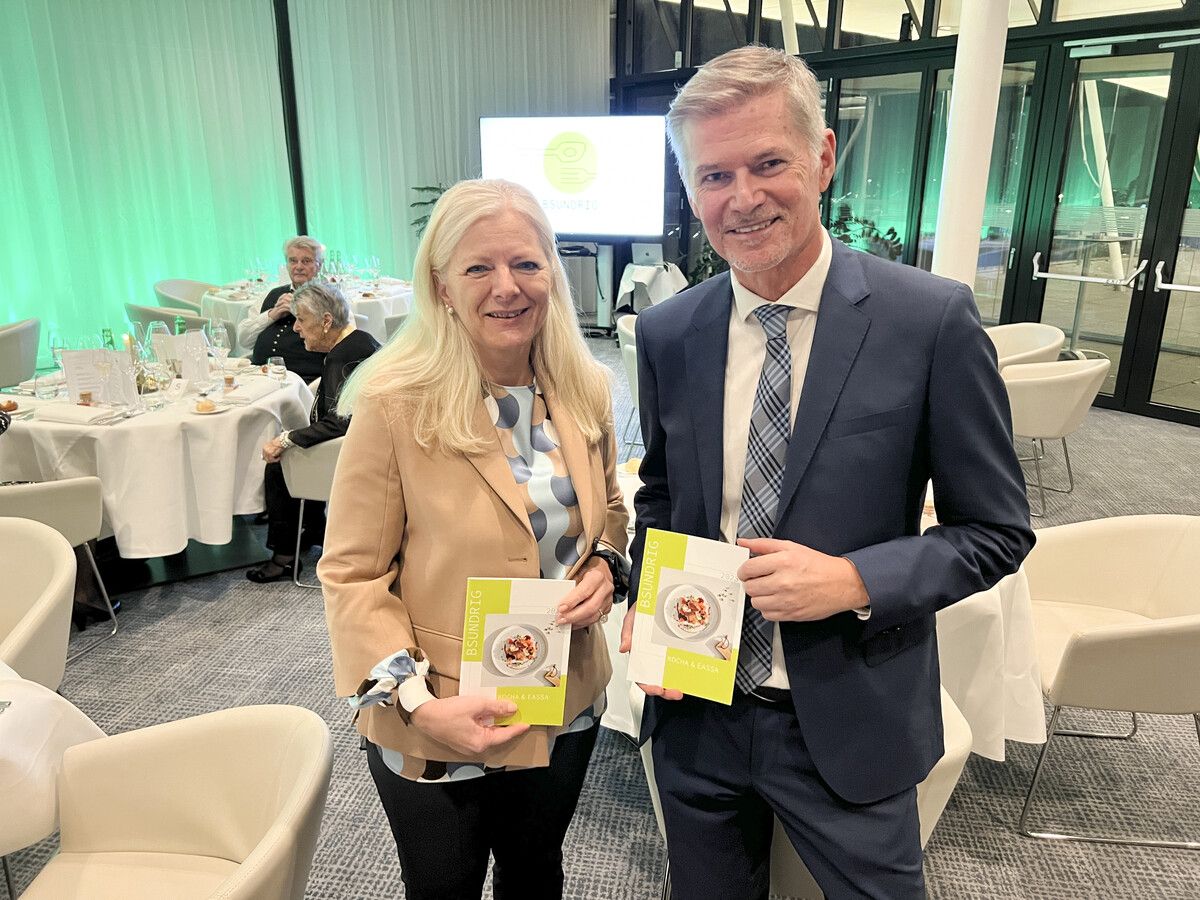 Lebenshilfe GF Michaela Wagner-Braito und Casino-Direktor Bernhard Moosbrugger.