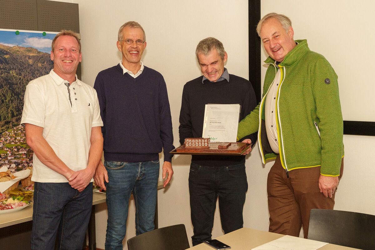 Leiter der Sektion Vorarlberg, Gerald Jäger, Wolfgang Schilcher, Gebietsbauleiter Johann Kessler und Abteilungsleiter Florian Rudolf-Miklau (v. l.).sto
