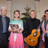 „Vielleicht fällt ein Wunder herab“ beim Schloss Hofener Advent 2023