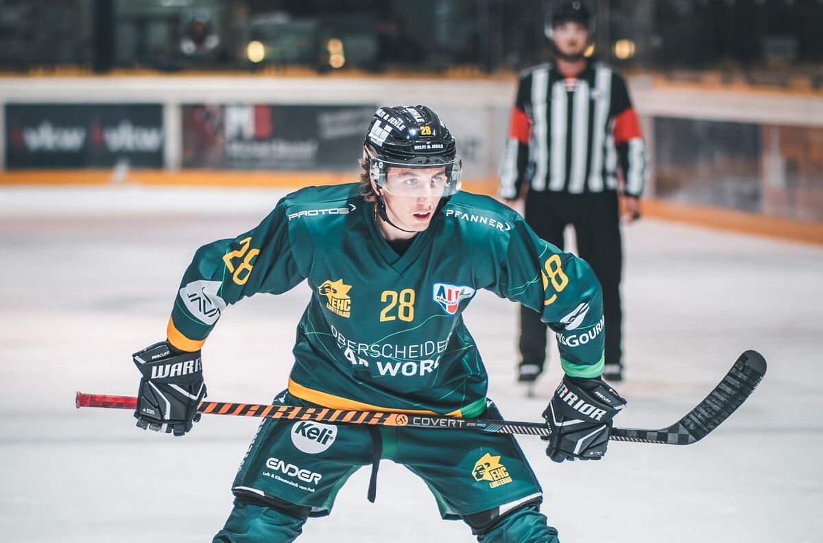 Mit einem Erfolgserlebnis bei der U18-Nationalmannschaft kehrt Lenz Moosbrugger zum EHC zurück.EHC
