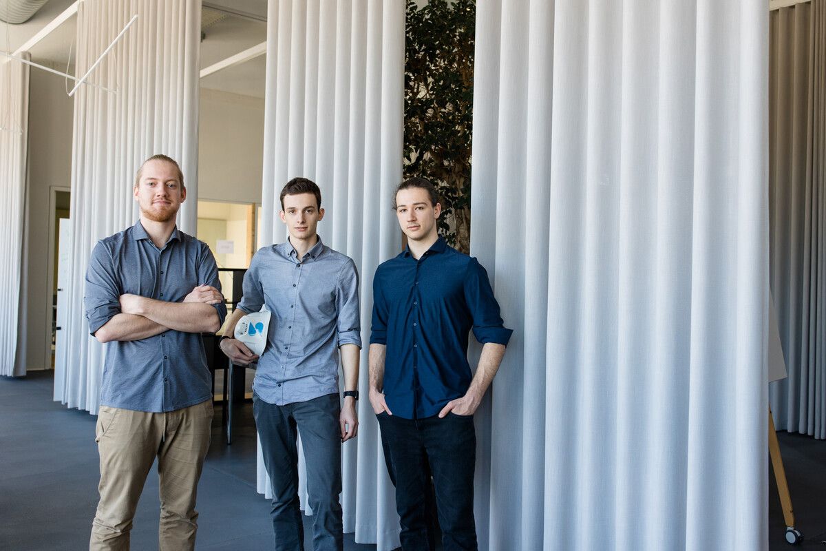 Mit innovativen Technologien gelang Ralf Pfefferkorn (M.), Raphael Ott (l.) und Bernhard Gantner (r.) der Sprung von der HTL zum eigenen Unternehmen. Sodex