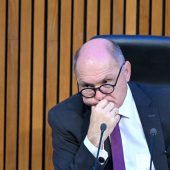 Sobotka weiter unter Druck