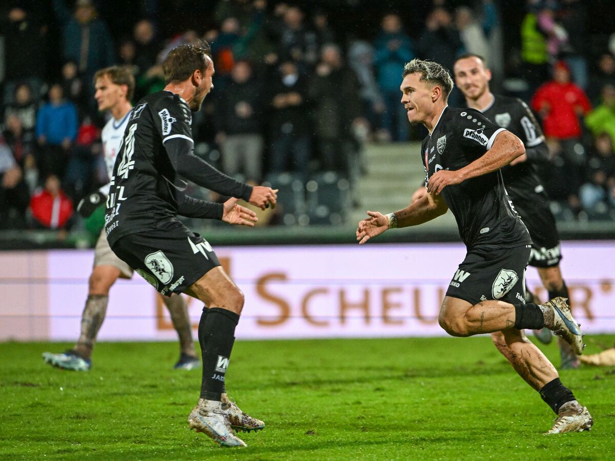 Neben Manuel Prietl (links) wird wohl auch Dominik Reiter am Sonntag gegen Rapid beginnen.gepa