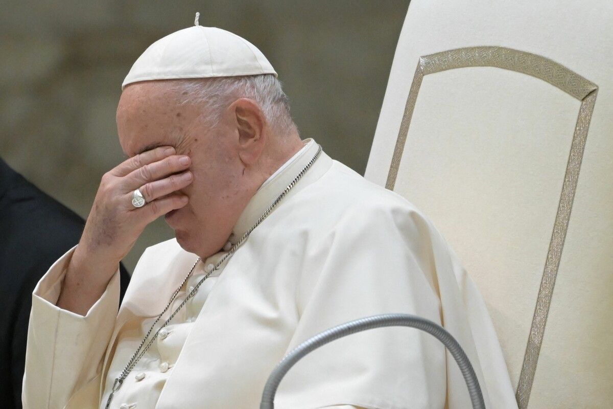 Papst Franziskus ist noch immer gesundheitlich angeschlagen. Reuters