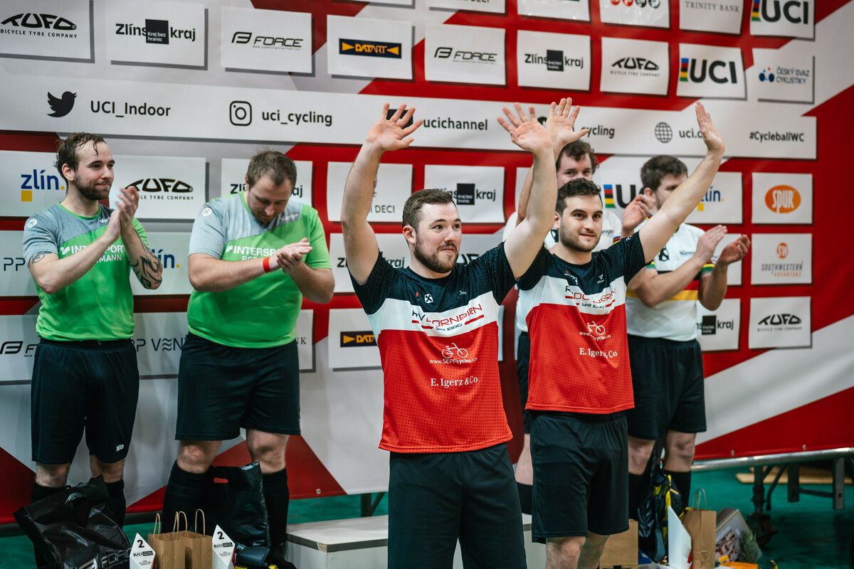 Patrick Schnetzer (l.) und Stefan Feurstein beendeten die Saison standesgemäß mit dem Sieg beim Weltcup-Finale in Zlin.Marek Topolar
