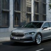 Skoda setzt sein Flaggschiff unter Strom
