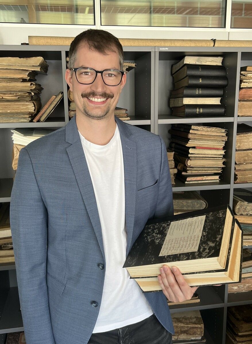 Stefan Stachniß verfügt über ein profundes Geschichtswissen, was für seine Funktion als Stadtarchivar und Obmann des Geschichtsvereins von Vorteil ist.bi (2)
