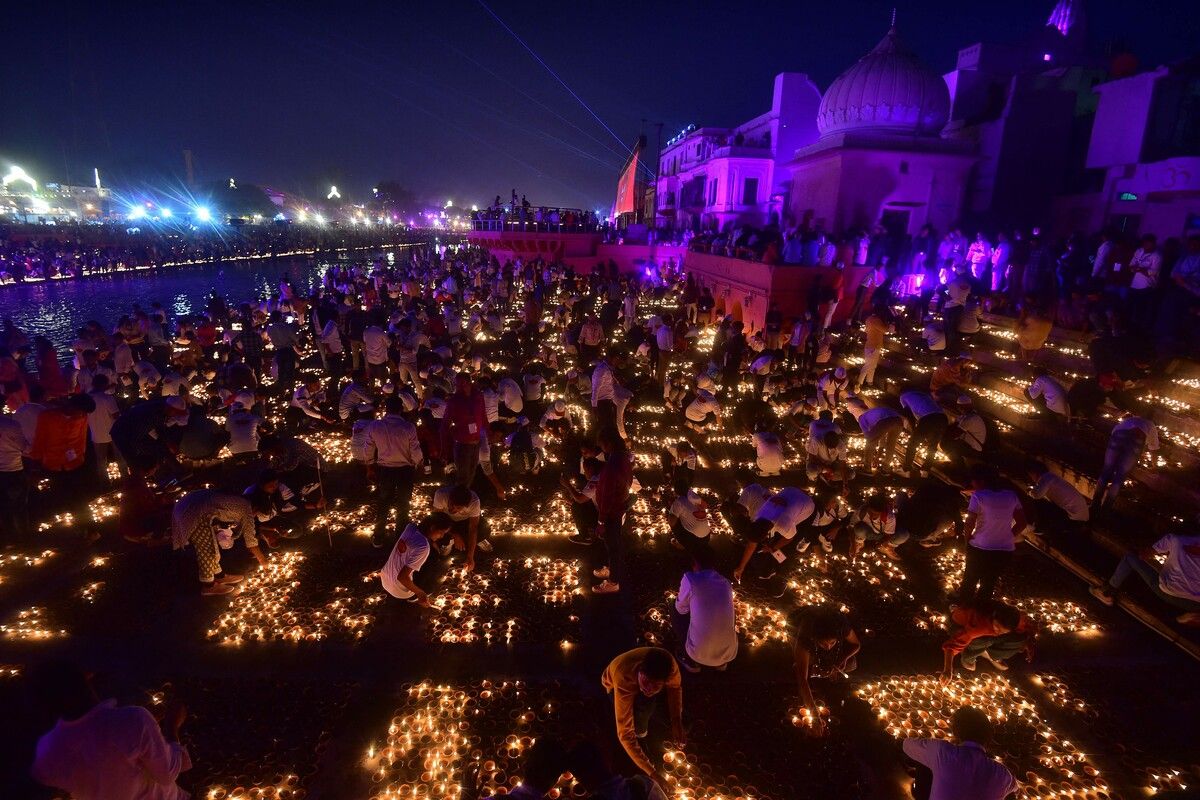 Über zwei Millionen Öllampen wurden zum indischen Lichterfest entzündet. AFP