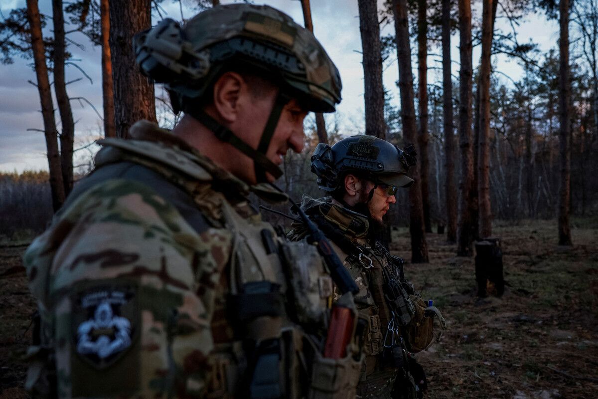 Ukrainische Soldaten nähern sich der Frontlinie in Kreminna, Luhansk. Reuters